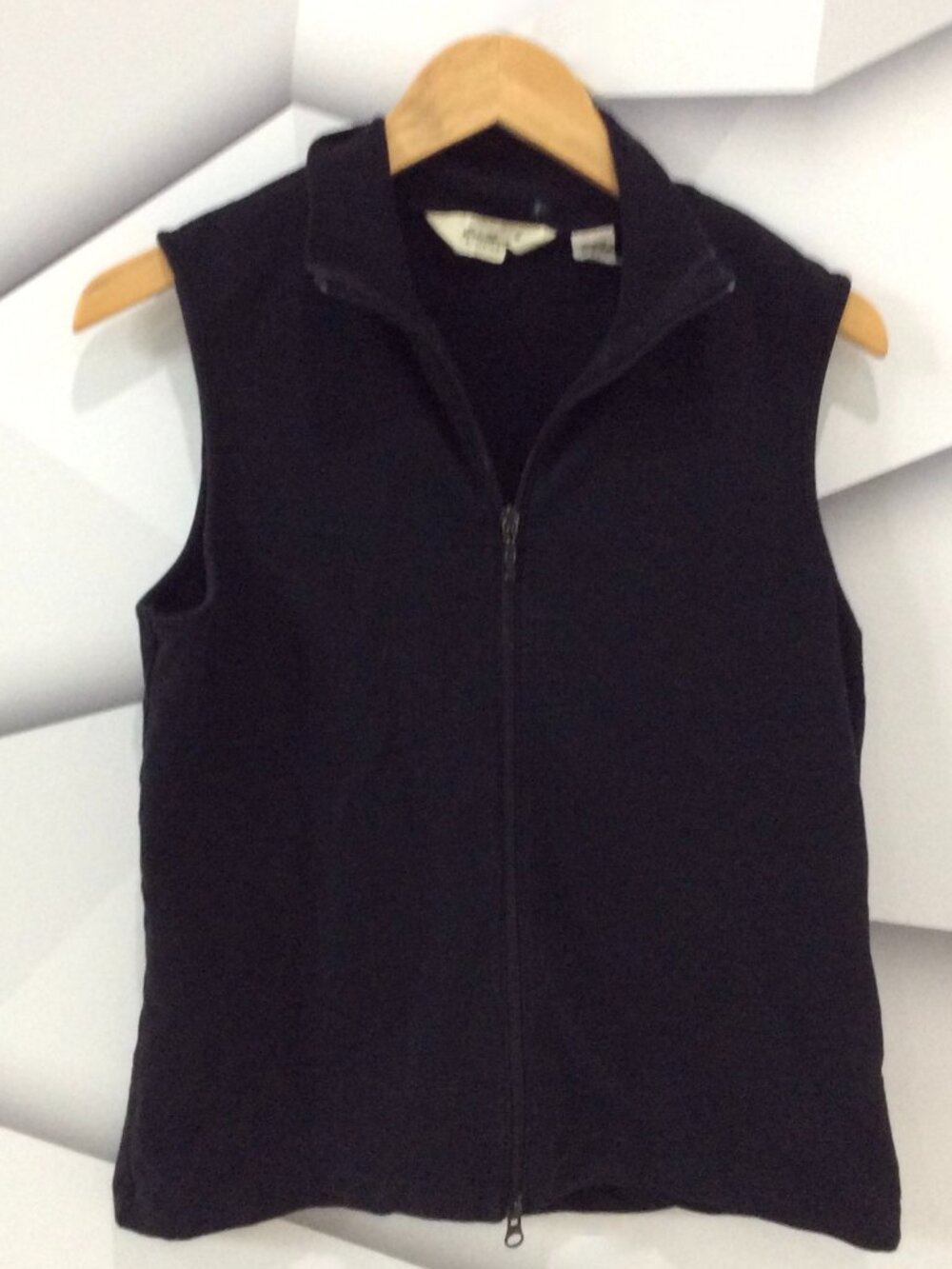 Eddie Bauer Sleeveless Zipper Front Stretch Top *BLACK*